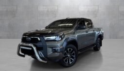 Toyota HiLux 2.8 D-4D 204 ch D-Cab 4WD SR+ Invincible X Automatique