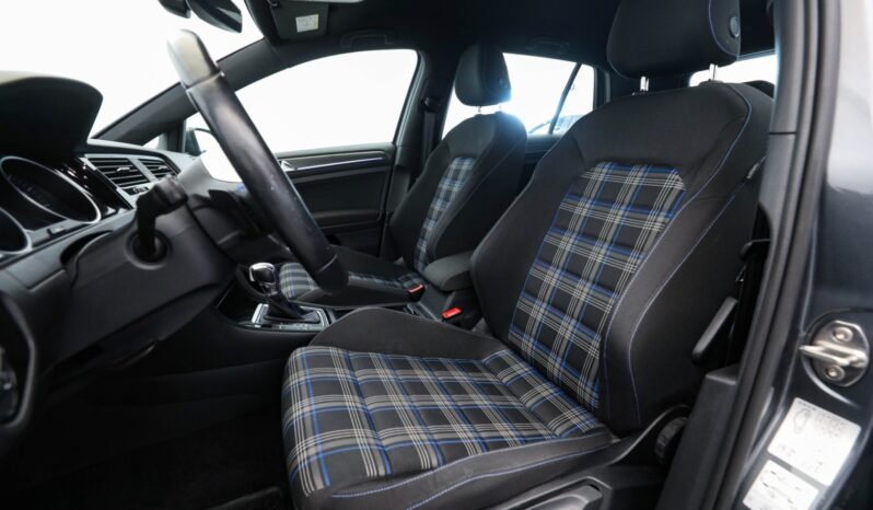 
								Volkswagen Golf VII GTE Facelift full									