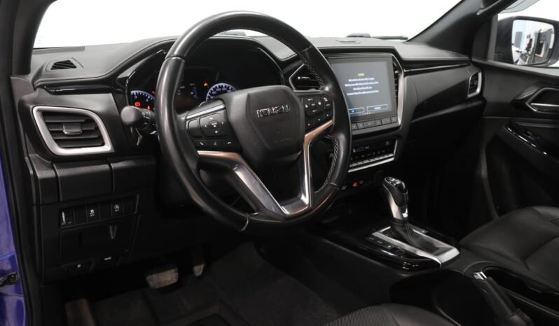 
								Isuzu D-Max Double Cab full									