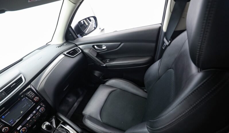 
								Nissan Qashqai DIG-T 116 ch Tekna full									