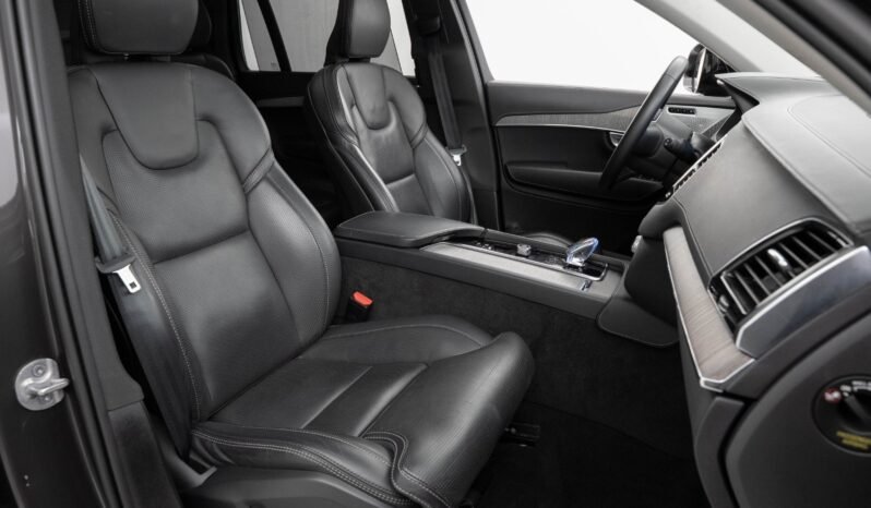 
								Volvo XC90 T8 Ultimate Dark Edition full									