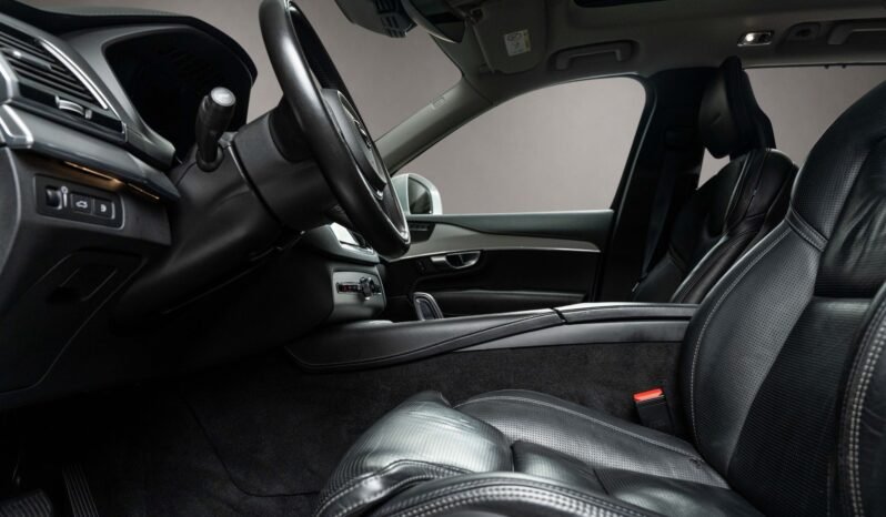 
								Volvo XC90 T8 AWD Inscription full									