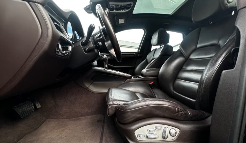 
								Porsche Macan Turbo full									