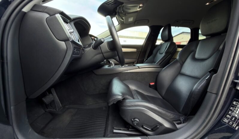 
								Volvo V90 T8 Twin Engine 408 ch Inscription AWD full									