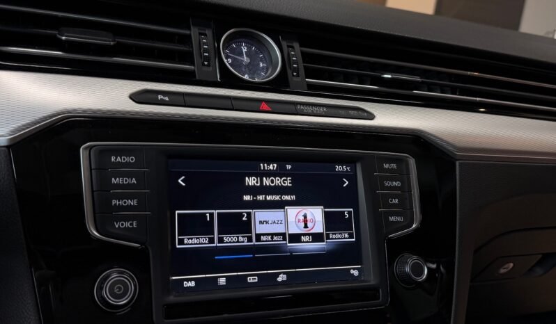 
								Volkswagen Passat GTE Highline full									