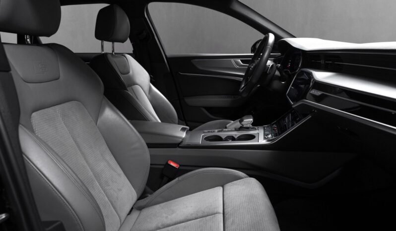 
								Audi A6 55 TFSI e Avant S-Line full									