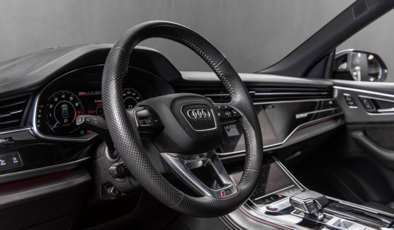 
								Audi RS Q8 full									