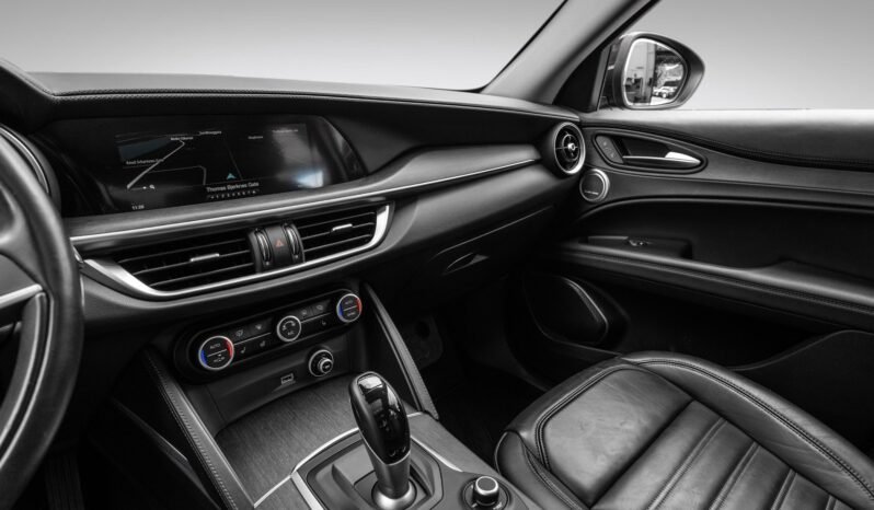 
								Alfa Romeo Stelvio 2.0 Turbo 280 ch Super AWD full									