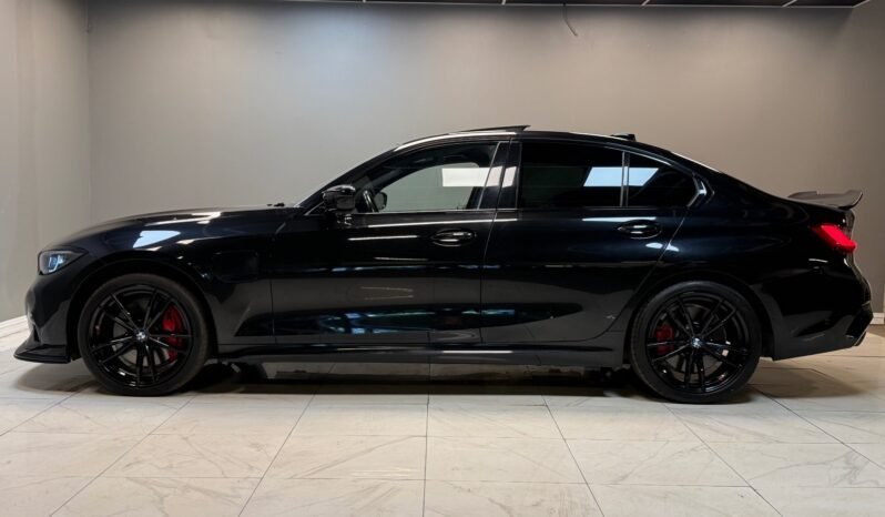 
								BMW 330e xDrive M-Sport full									