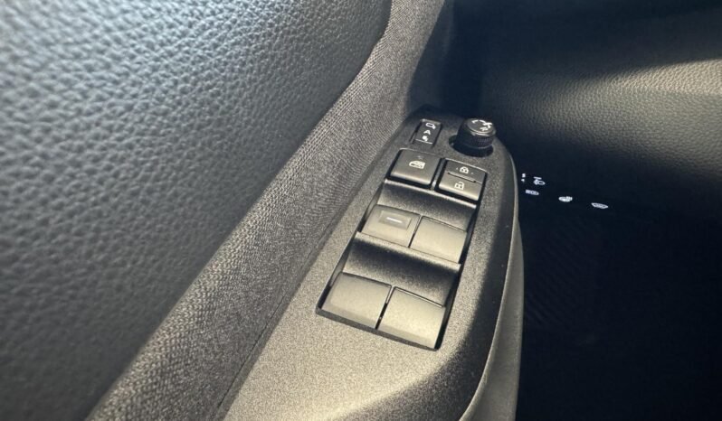 
								Toyota Yaris Cross 1.5 Hybrid AWD-i Active Tech full									