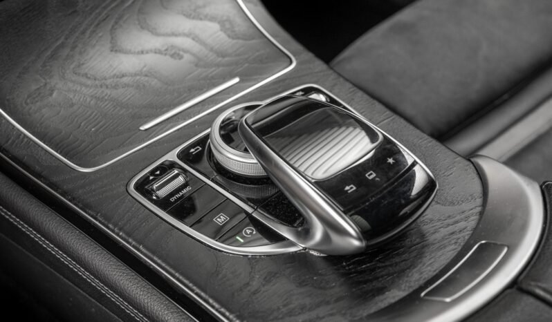 
								Mercedes-Benz GLC 220d 4MATIC – AMG full									