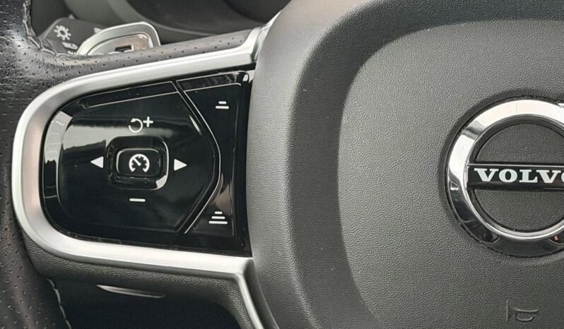
								Volvo XC60 T8 AWD R-Design full									