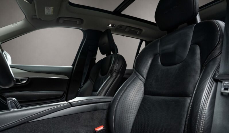 
								Volvo XC90 T8 AWD Inscription full									