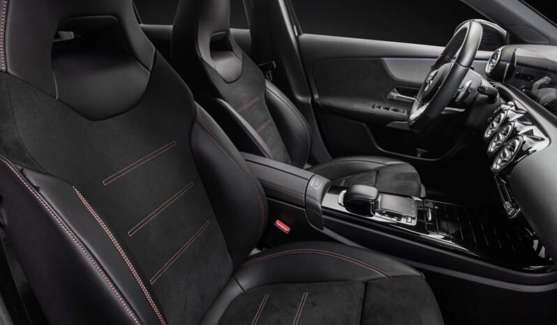 
								Mercedes-Benz A 220 4MATIC 2x AMG full									