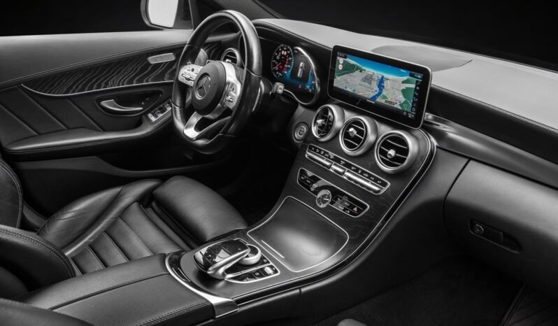 
								Mercedes-Benz C300 de 2x AMG full									