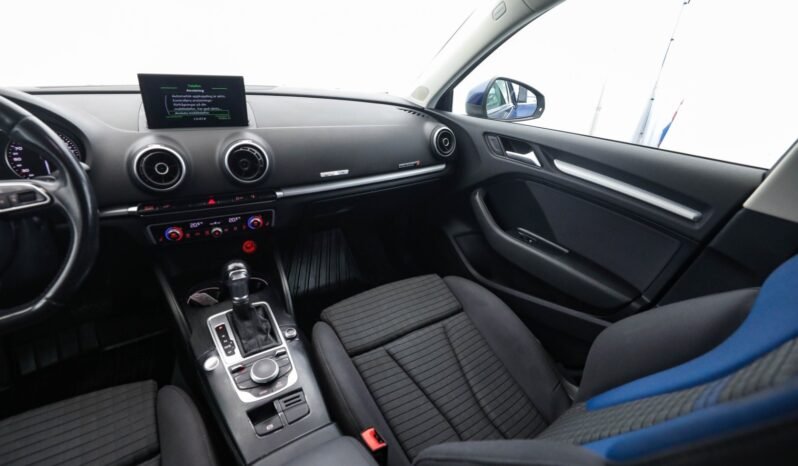 
								Audi A3 Sportback e-tron full									