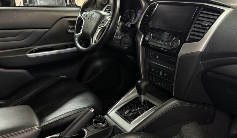 
								Mitsubishi L200 Instyle+ X-Edition full									