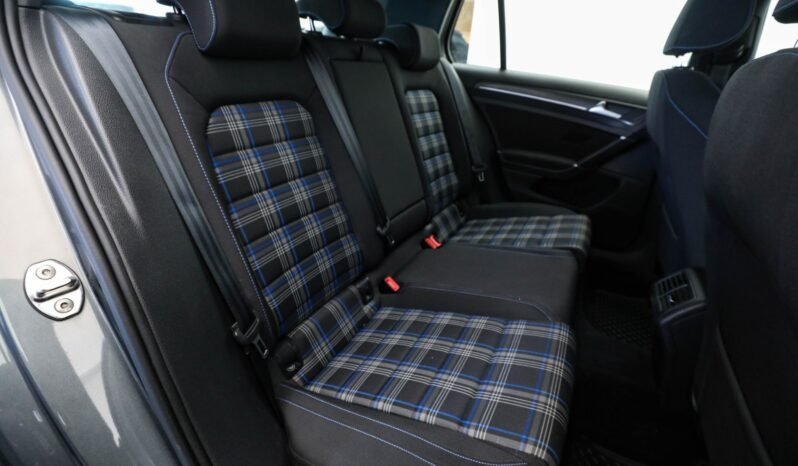 
								Volkswagen Golf VII GTE Facelift full									