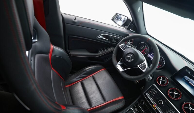 
								Mercedes-Benz CLA 45 AMG Shooting Brake full									
