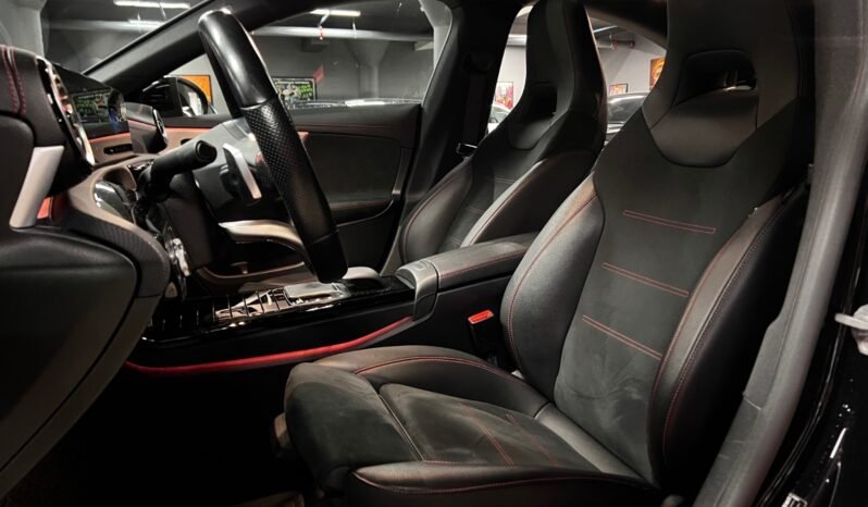 
								Mercedes-Benz CLA 250 e AMG Line / 2x AMG full									