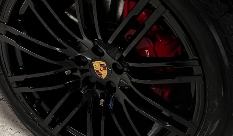 
								Porsche Macan GTS full									