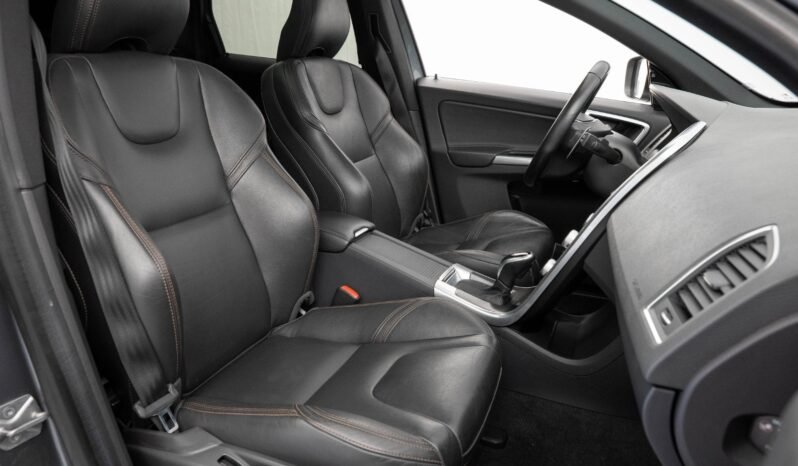 
								Volvo XC60 D5 AWD Summum full									