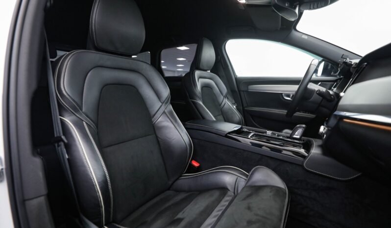 
								Volvo V90 T6 AWD R-Design full									