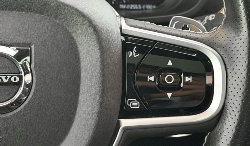 
								Volvo XC60 T8 AWD R-Design full									