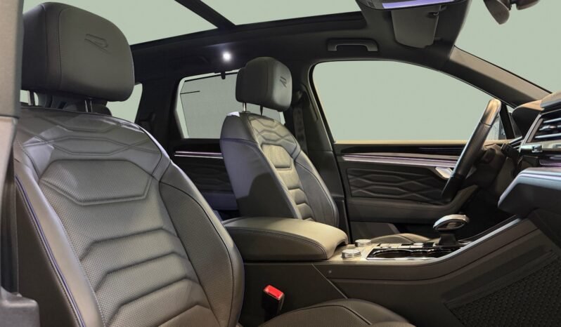 
								Volkswagen Touareg R eHYBRID V6 4MOTION full									