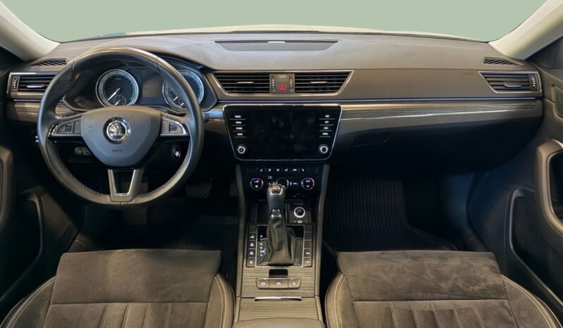 
								Škoda Superb iV Plug-in Hybrid Style full									