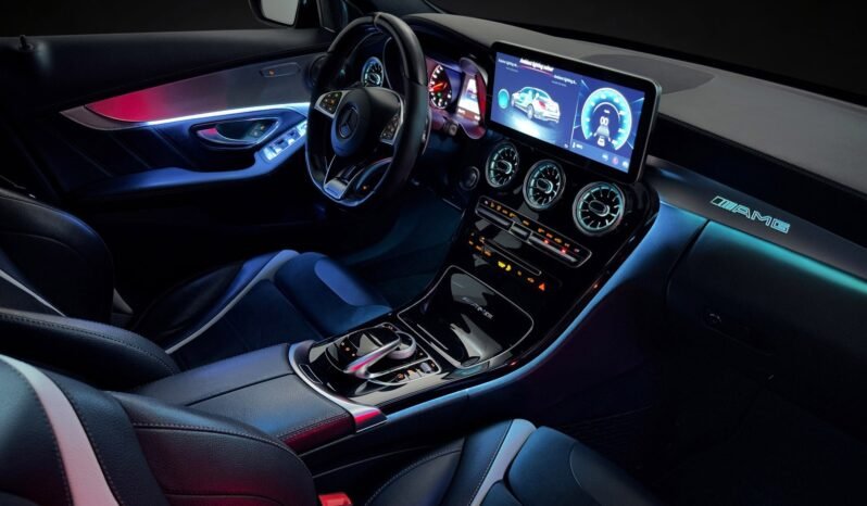 
								Mercedes-Benz C 63 S AMG 510 ch full									