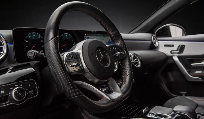 
								Mercedes-Benz A 220 4MATIC 2x AMG full									