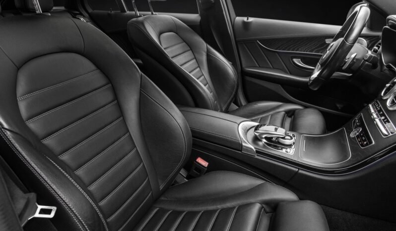 
								Mercedes-Benz C300 de 2x AMG full									