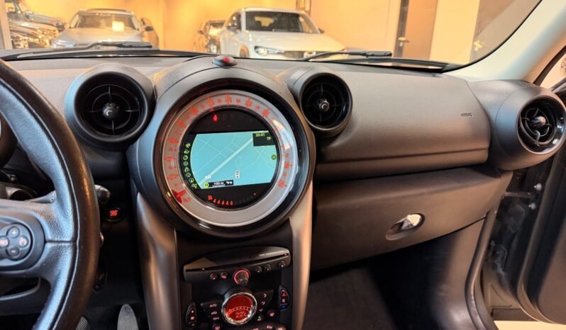 
								MINI Countryman Cooper ALL4 full									