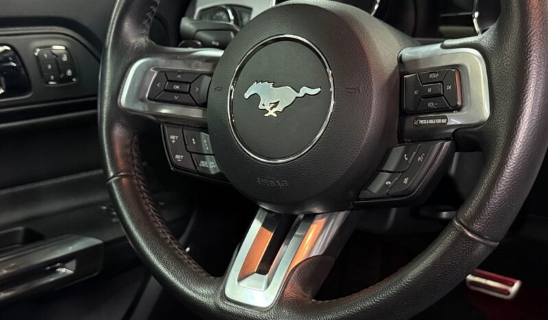 
								Ford Mustang GT Coupé 5.0 V8 full									