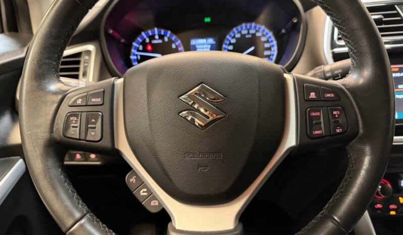 
								Suzuki SX4 S-Cross Hybrid 4×4 143 ch full									