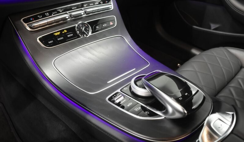 
								Mercedes-Benz E 300 AMG full									