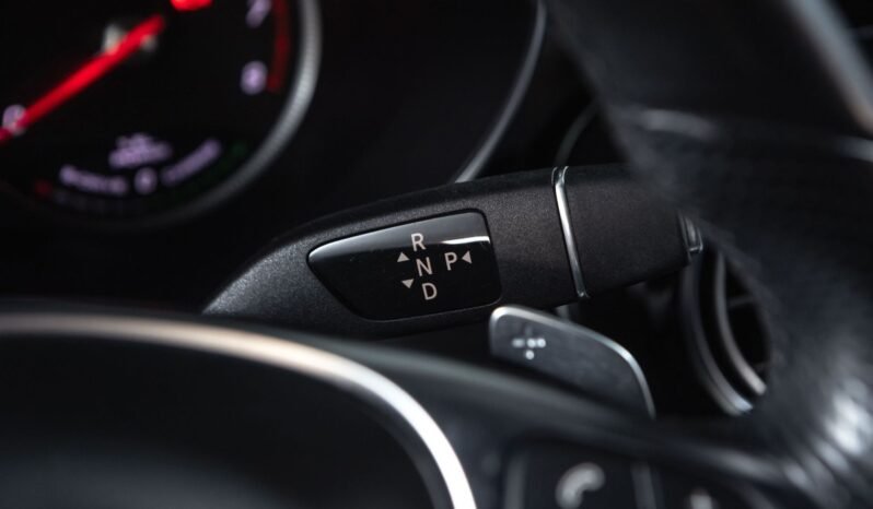 
								Mercedes-Benz GLC 350 e Plug-in Hybrid AMG full									