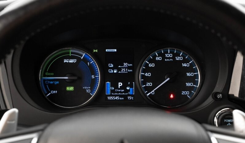 
								Mitsubishi Outlander PHEV 2.4 Instyle+ AWD full									