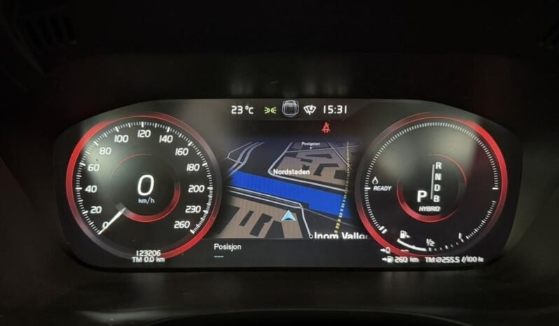 
								Volvo XC60 T8 AWD R-Design full									
