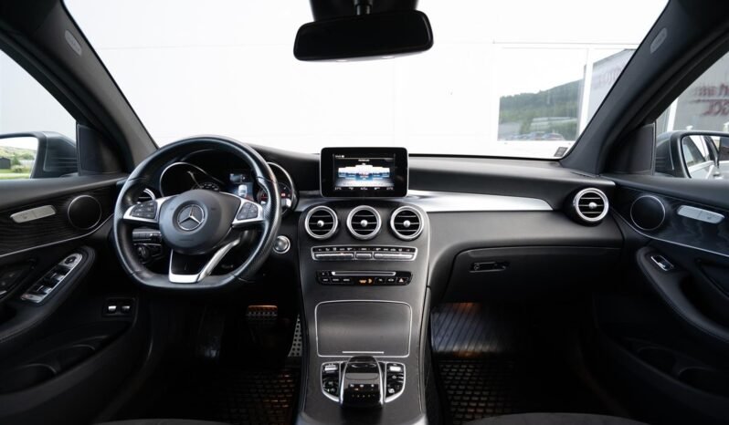 
								Mercedes-Benz GLC 250 d 4MATIC Coupé AMG full									