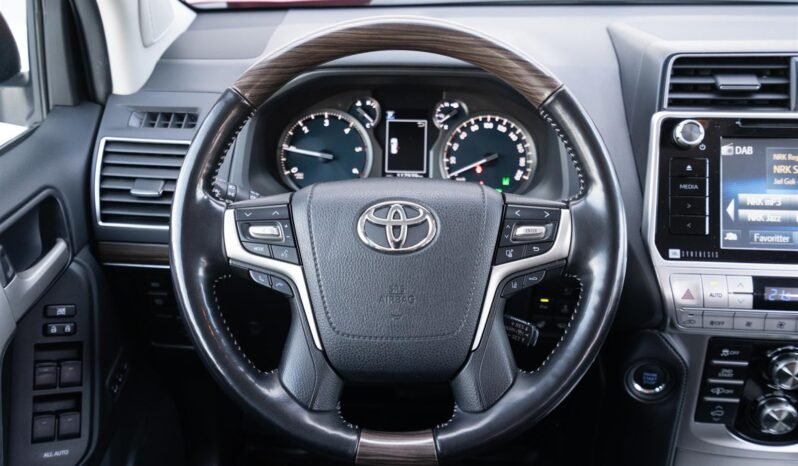 
								Toyota Land Cruiser 2.8 D-4D GX full									