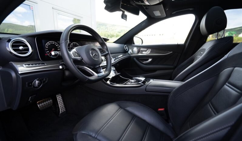 
								Mercedes-Benz E 43 AMG 4MATIC full									