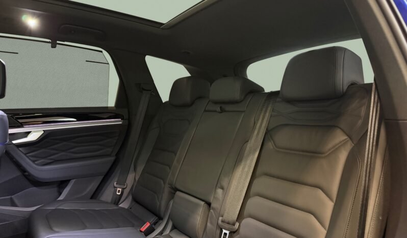 
								Volkswagen Touareg R eHYBRID V6 4MOTION full									