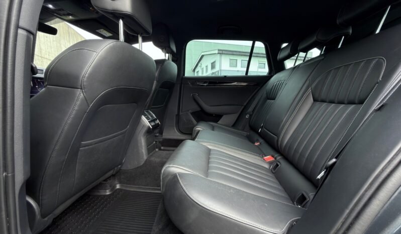
								Škoda Superb 1.4 TSI iV Laurin & Klement (L&K) full									