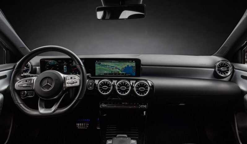 
								Mercedes-Benz A 220 4MATIC 2x AMG full									