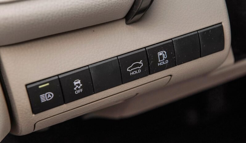 
								Toyota Camry 2.5 Hybrid Premium full									
