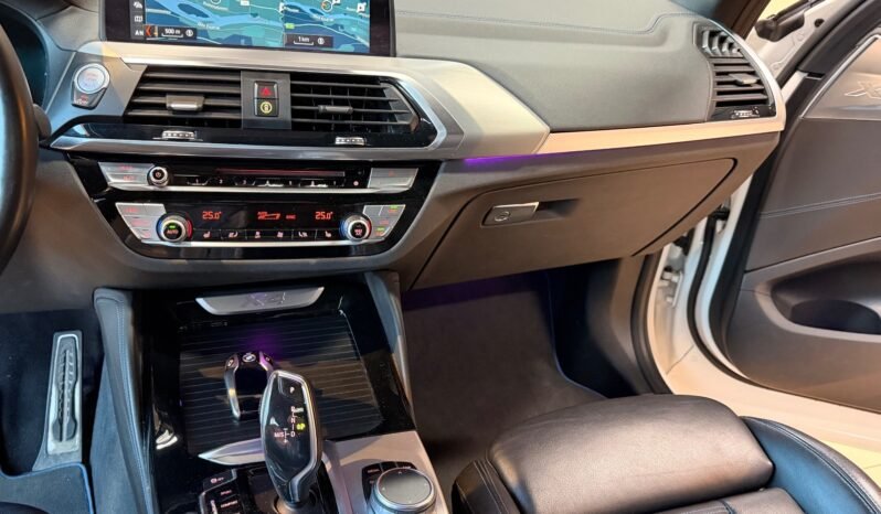 
								BMW X4 xDrive20i M Sport full									