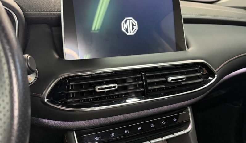 
								MG EHS Trophy Luxury Plug-in Hybrid full									