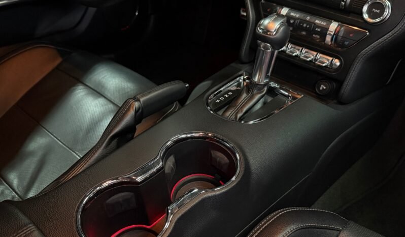 
								Ford Mustang GT Coupé 5.0 V8 full									